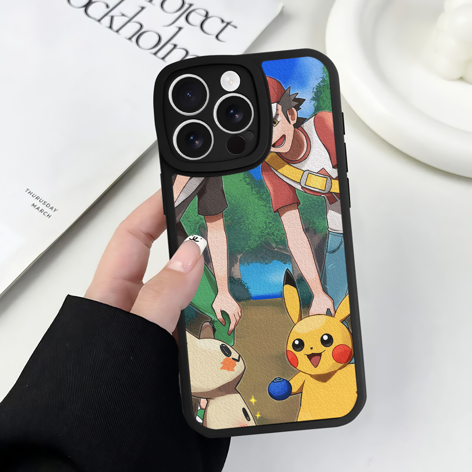 （画像用） ポケットモンスター Pokémon 【iPhone 16シリーズ対応】シリコンスマホケース（レザー調） 材質：シリコン